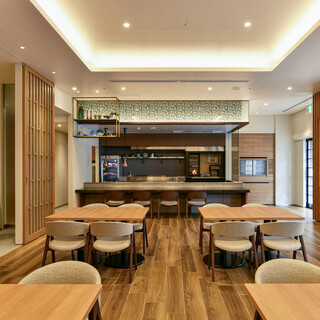 宮崎・飫肥地域の素材を使用。磨き抜かれた空間で特別なひと時を