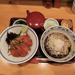 蕎麦懐石 茅場町 更科 - 日替わりランチ（火曜日：鮭漬け丼セット）　1,500円