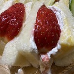 ケーワン - イチゴのフルーツサンド