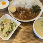 Chuugoku Hinabe Semmon Ten Sha Ofei Yan - 今週のランチ（ルーローハン）全景