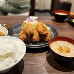 とんかつ檍のカレー屋 いっぺこっぺ 門前仲町店 - カキフライ定食ご飯大盛り