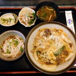 Okonomiyaki Souya - 令和5年12月
                      ランチタイム(11:30〜14:30)
                      日替わり定食 税込800円
                      他人丼、ミニソーメン、小鉢、漬けもの、みそ汁、食後のミニアイスコーヒー