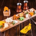 CAFE & BAR CHEESE - 