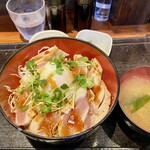 sanrikuminatomachisakabasakanayataishou - 大山鶏のたたき親子丼