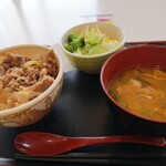 すき家 - 牛丼ランチセット(味噌汁→豚汁)　JAFクーポン¥50off　¥660→610