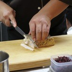 地酒とイタリアン　RISONI - ここからは夜です。ラルドを切っているところ。