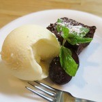 地酒とイタリアン　RISONI - 玉川 Time Machine 1712のガトーショコラとジェラート