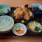 海鮮句菜 三楽 - 真鯵フライ定食（珈琲付・1250円）