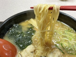 らーめん 丸美 春鶴 - 釧路ラーメンの細麺がこのスープには合わない気がする