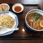 新創作四川料理 萬來 - 半ラーチャーセット990円