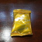 キッチン ブルー グローブ - お菓子のアップ、持ち帰ったつもりが、見当たりません！、置き忘れたかな？