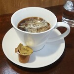 キッチン ブルー グローブ - ミルクを入れます