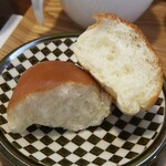 キッチン ブルー グローブ - ２つ目のロールパン