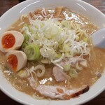 こってりらーめん誉 - みそラーメン(中盛り)＋味玉トッピング