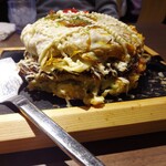 AT THE 21 namba - 豚イカモダン焼きヨコから見たとこ