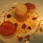 ロオジエ - 新鮮な帆立貝のポアレ　カルダモン香るオレンジのシュック　セップ茸のロワイヤル　秋の味覚と共に