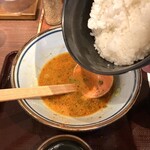 香川 一福 - 汁なし坦々うどん残りに追い飯を！