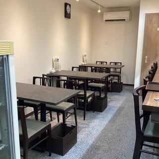 A warm and cozy space, suitable for both solo diners and parties