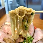 僕家のらーめん おえかき - 中太平打ち麺と名古屋のきしめんのようなヒラヒラ麺、一杯の丼になんと2種類！