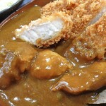 Tonkatsu Katsumi - カツカレー（ご飯大盛り）（カレーには豚肉塊が３個も入っていました）