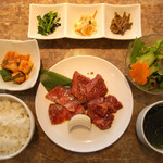 Three-piece meat set meal