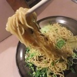 たっちゃん - お約束の麺リフトですよ