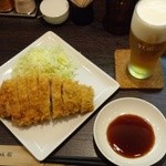 成蔵 - 『霧降高原豚特ロースかつ（単品）』（１８００円）と『生ビール（エビス）』（５００円）～♪(^o^)丿　　　　　　　　　　 　