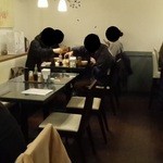 成蔵 - テーブル席（４人掛け×２、２人掛け×２）の様子～♪(^o^)丿