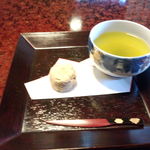 おちあいろう - 部屋に着いてもおもてなしドリンク