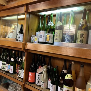日本酒無論喝哪個一律880日元!!!