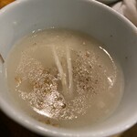 炭火焼 ゆうじ - テールスープ。さよならの挨拶の様で寂しい