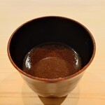 鮨 なんば - お椀 ラストにガツンと来る赤出汁のあら汁