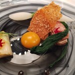 コンラッド東京 - 鴨のソーセージとブルサンチーズムース