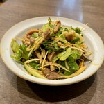 四川 郷土菜 シャンバァロウ - ラムホルモンの自家製ラー油和え 930円