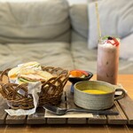 k.r.t.design cafe - 料理写真: