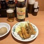 日高屋 - 料理写真:味つけ卵、イカ揚げ