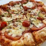 ピザ・カルボ - 3種完熟のトマトのイタリアーナ