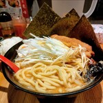Menshou Katsumi - 角切り太麺はボリューミー