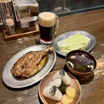 骨付鳥 一鶴 - おやどりは売り切れでひなどりをいただきました。