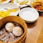中華街餃子館 - 小籠包、フカヒレ卵炒め