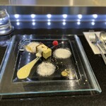 トシ・ヨロイヅカ 東京 - 