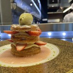 トシ・ヨロイヅカ 東京 - 