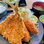 たちばな - ミックスフライ定食 1,300円
            アジ、エビ、カキ、ハムチーズ