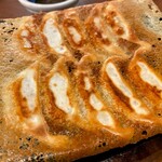 山内農場 - 羽根付き餃子 768円