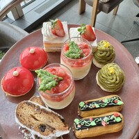 ザ タヴァン グリル＆ラウンジ - 