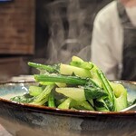 七席中華 コバコ - 青菜炒め越しの、シェフ。人当たりもよくて、とても感じがよいです