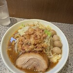 ラーメン 宮郎 - 丁寧に盛り付けられた〝綺麗な〟一杯｡