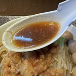 ラーメン 宮郎 - 写真で見るより乳化を感じ、豚感もカエシもど真ん中の豪速球｡ウマいわぁ｡好きだわぁ｡