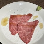 黒毛和牛焼肉 白か黒 - 