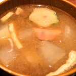 たぬ金亭 - たぬ金亭　秩父らしい具沢山の味噌汁
